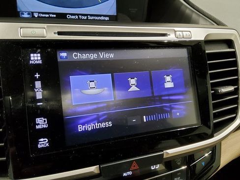 Used 2017 Honda Accord Touring image 25