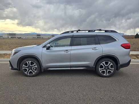 Used 2023 Subaru Ascent Touring image 2