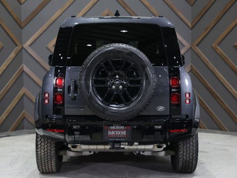 Used 2022 Land Rover Defender 90 X-Dynamic S image 12