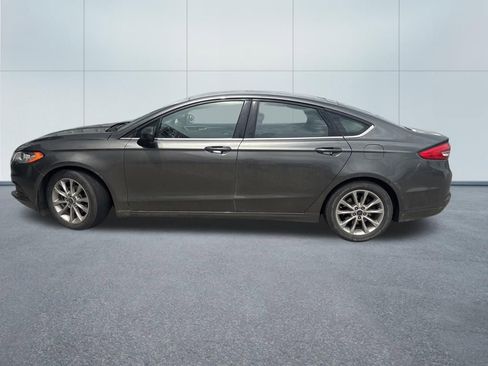 Used 2017 Ford Fusion SE FWD image 7