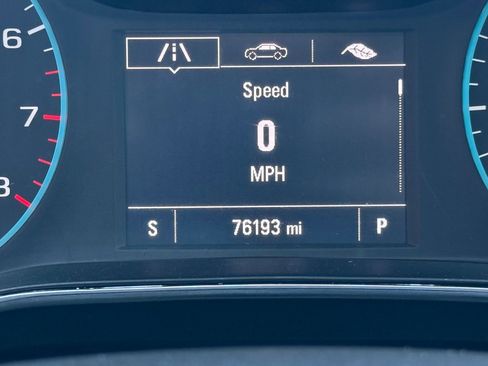 Used 2018 Chevrolet Cruze Premier FWD image 25