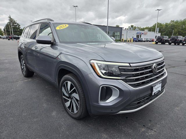 Used 2024 Volkswagen Atlas SE AWD/4WD image 1