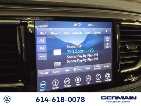 Used 2018 Chrysler Pacifica Limited w/ Tire & Wheel Group FWD image 28