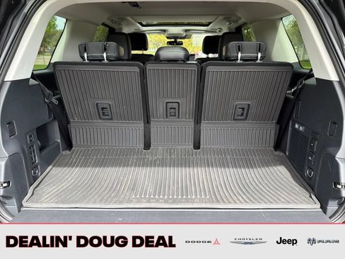 Used 2025 Ford Expedition Platinum w/ Driver's Package AWD/4WD image 14
