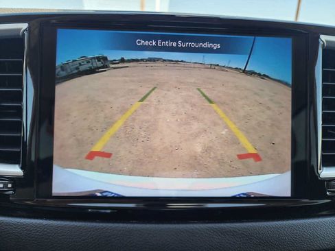 Used 2024 Chrysler Pacifica Touring-L FWD image 30