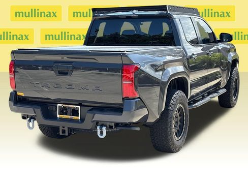 Used 2025 Toyota Tacoma TRD Sport AWD/4WD image 4