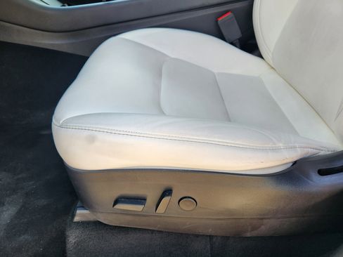 Used 2020 Tesla Model Y Long Range image 22