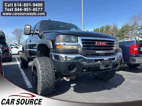 Used 2005 GMC Sierra 2500 SLT w/ Heavy-Duty Power Package image 3