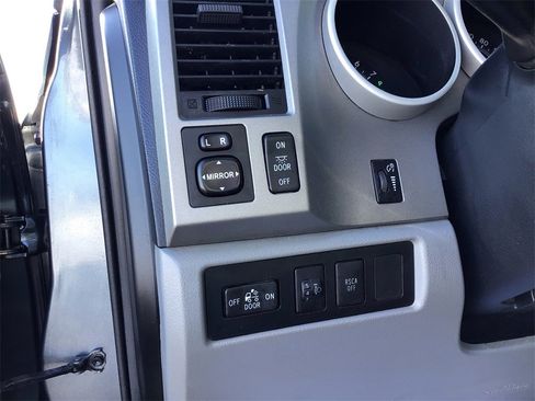 Used 2010 Toyota Tundra 4x4 Double Cab image 16