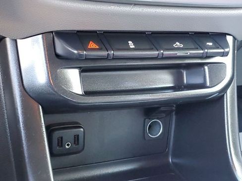 Used 2019 Chevrolet Colorado LT image 21