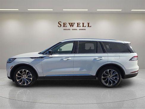 New 2026 Lincoln Aviator Reserve image 2