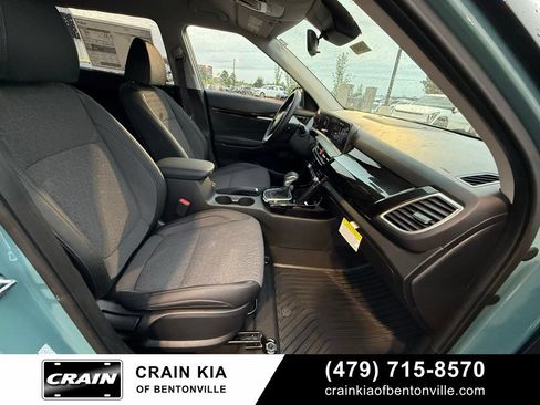 New 2026 Kia Seltos S FWD image 32