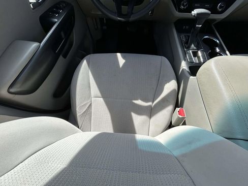 Used 2021 Kia Sedona LX FWD image 13