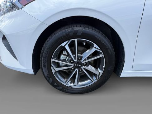 Used 2023 Kia Forte LXS w/ LXS Technology Package FWD image 9
