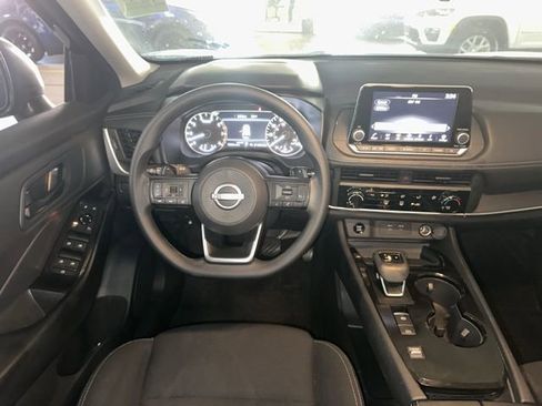 Used 2024 Nissan Rogue S image 30