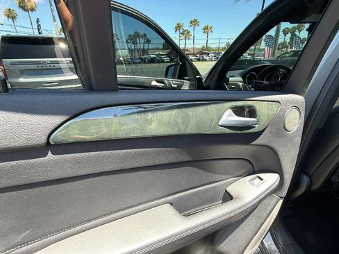 Used 2017 Mercedes-Benz GLE 350 w/ Premium 1 Package image 12