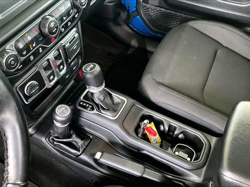 Used 2021 Jeep Wrangler Willys image 13