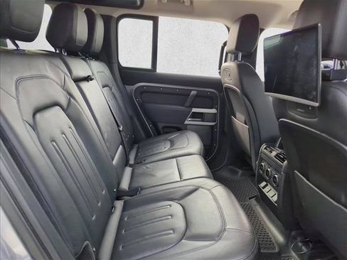 Used 2021 Land Rover Defender 110 SE image 18
