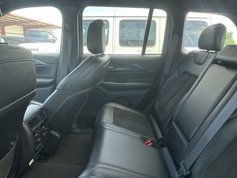 Used 2023 Jeep Grand Cherokee Altitude AWD/4WD image 17