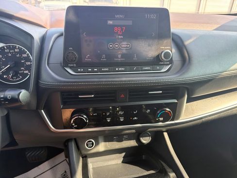 Used 2023 Nissan Rogue S FWD image 35