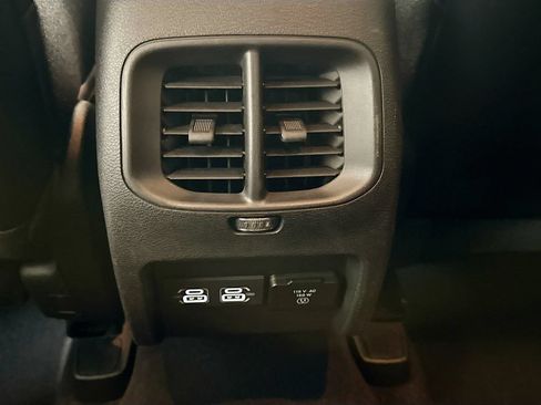 Used 2022 Jeep Cherokee Trailhawk AWD/4WD image 30