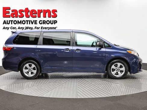 Used 2020 Toyota Sienna L FWD image 4