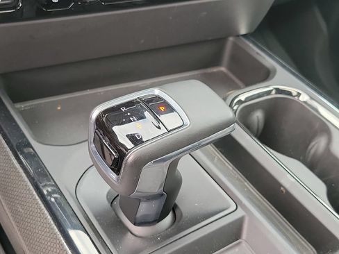 Used 2023 Chevrolet Silverado 1500 ZR2 w/ Technology Package AWD/4WD image 24