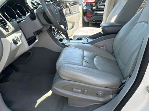 Used 2013 Buick Enclave Leather FWD image 19