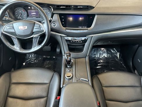 Used 2023 Cadillac XT5 Premium Luxury w/ Technology Package FWD image 16
