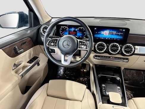 Used 2023 Mercedes-Benz EQB 300 4MATIC image 15