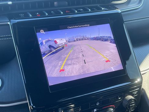 Used 2024 Jeep Grand Cherokee L Laredo w/ Luxury Tech Group I image 23