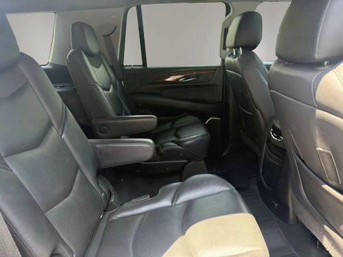 Used 2019 Cadillac Escalade Luxury AWD/4WD image 50