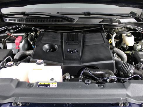 Used 2022 Toyota Tundra SR5 w/ SR5 Convenience Package image 14