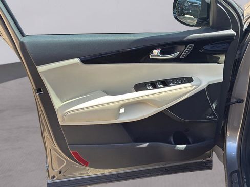 Used 2016 Kia Sorento SX image 41