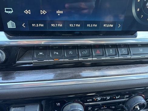 Used 2022 Chevrolet Silverado 1500 LTZ image 19