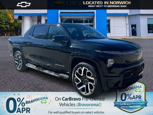 Certified 2025 Chevrolet Silverado EV RST AWD/4WD image 3