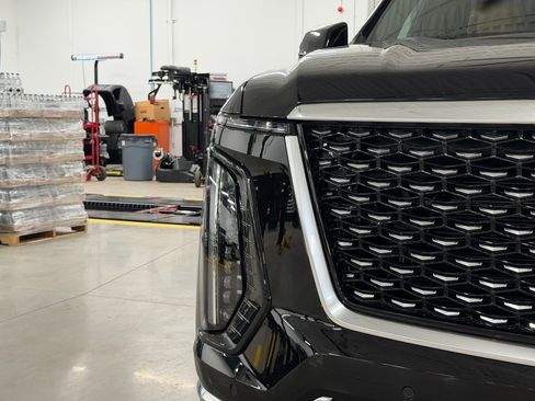 Certified 2026 Cadillac Escalade Luxury w/ Touring Package AWD/4WD image 11