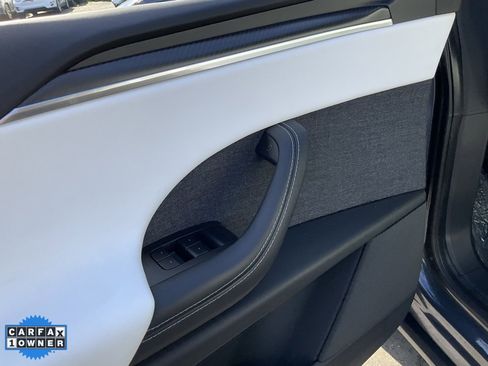 Used 2023 Tesla Model X Plaid image 22