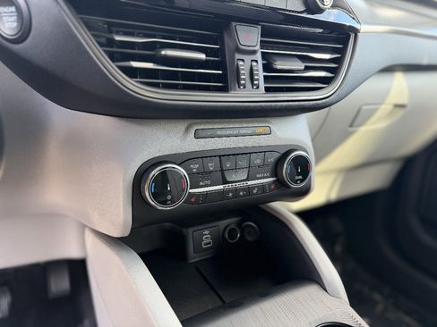 Used 2025 Ford Escape Active w/ Cold Weather Package AWD/4WD image 15