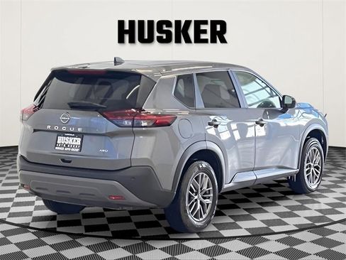 Used 2023 Nissan Rogue S image 5