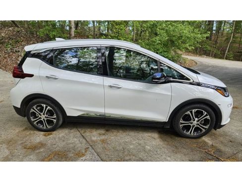 Used 2019 Chevrolet Bolt Premier w/ Infotainment Package image 3