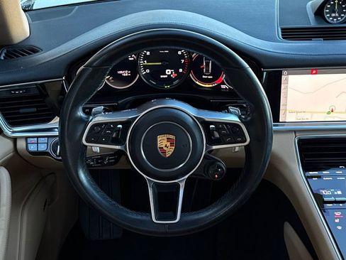 Used 2018 Porsche Panamera 4 image 16