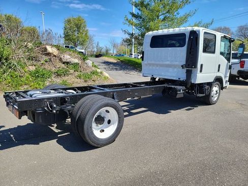 New 2024 Chevrolet Low Cab Forward image 4