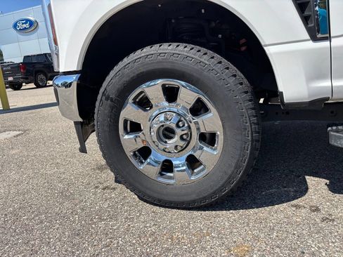 Used 2025 Ford F250 Lariat w/ Chrome Package AWD/4WD image 9
