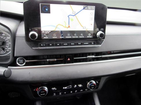 Used 2024 Mitsubishi Outlander AWD image 25