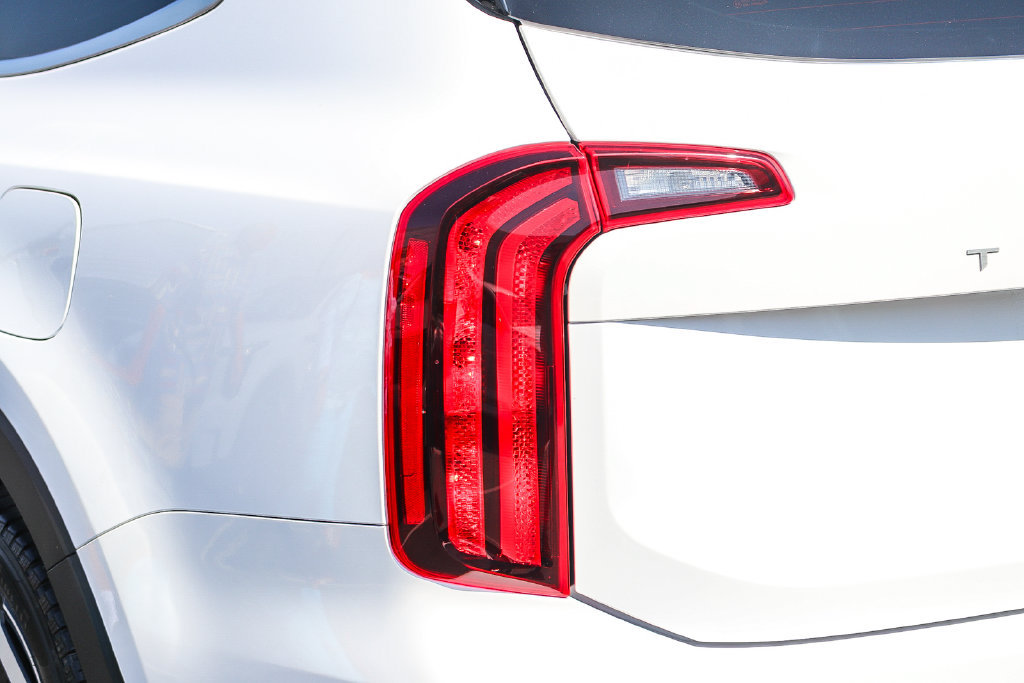 Certified 2024 Kia Telluride S w/ S Sunroof Package FWD image 7