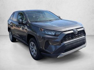 Used 2022 Toyota RAV4 LE FWD video 3