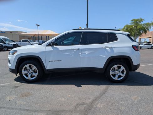 Used 2023 Jeep Compass Latitude w/ Sun and Sound Group AWD/4WD image 8