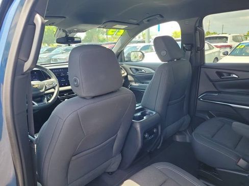 Used 2025 Chevrolet Traverse LT FWD image 14
