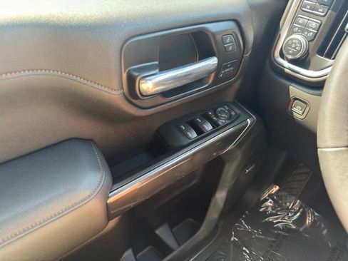 Used 2022 GMC Sierra 3500 AT4 w/ AT4 Preferred Package AWD/4WD image 32